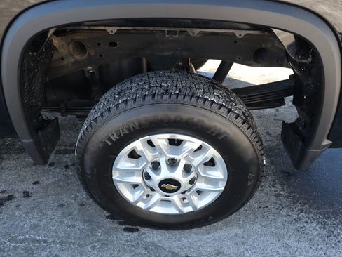 Used 2025 Chevrolet Silverado 2500 LT w/ Convenience Package image 10