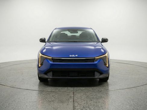 Used 2025 Kia K4 FWD image 2