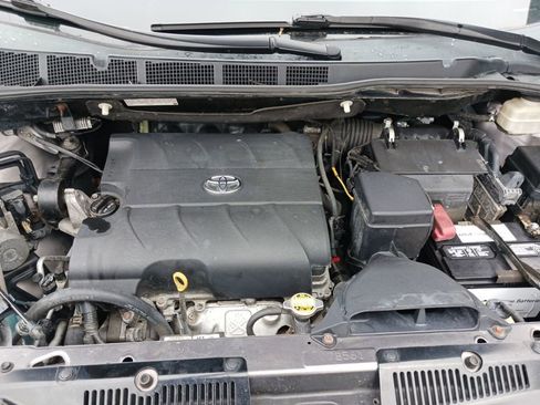 Used 2014 Toyota Sienna LE image 18