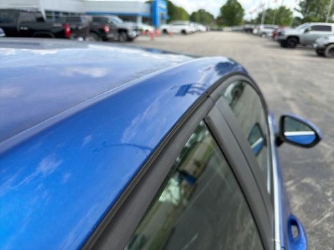 Used 2018 Chevrolet Cruze LT w/ RS Package FWD image 17