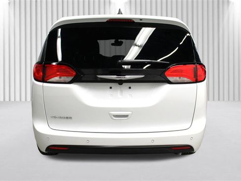 New 2026 Chrysler Voyager LX image 4