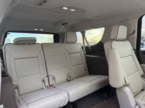 Used 2022 GMC Yukon XL Denali image 6