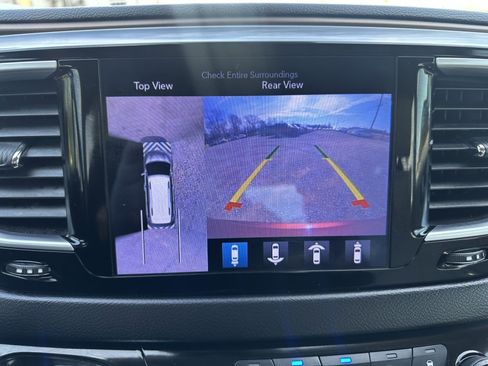 Used 2017 Chrysler Pacifica Touring-L Plus w/ Advanced Safetytec Group image 12