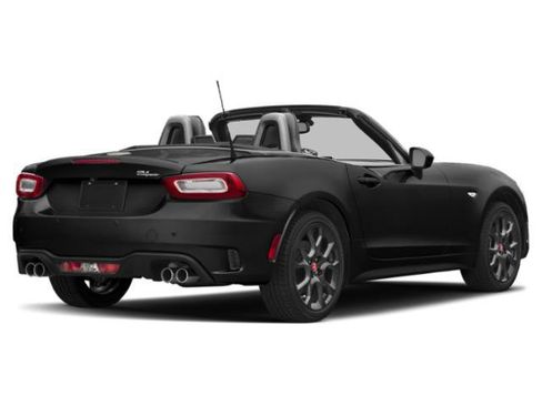 Used 2018 FIAT 124 Spider Abarth RWD image 2