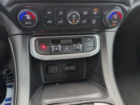 Used 2023 GMC Acadia SLT w/ GMC Pro Grade Package AWD/4WD image 34