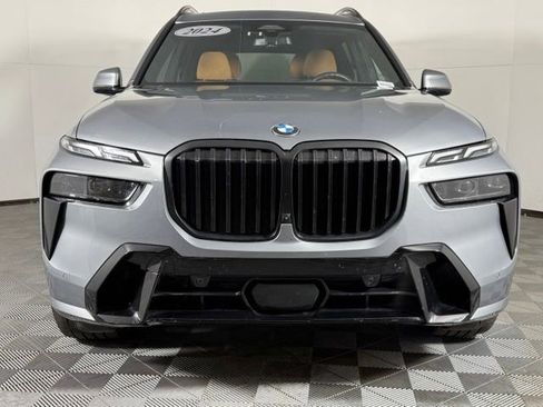 Used 2024 BMW X7 xDrive40i w/ M Sport Package AWD/4WD image 10