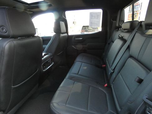 Used 2021 Chevrolet Silverado 1500 High Country w/ Technology Package AWD/4WD image 13