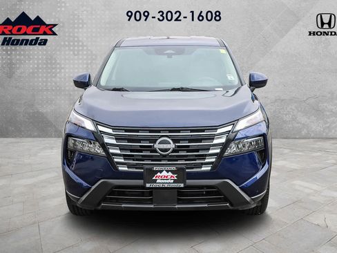Used 2025 Nissan Rogue SV AWD/4WD image 2