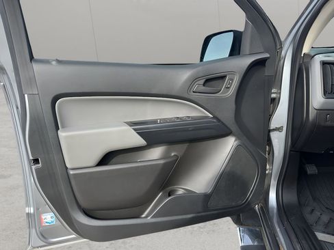 Used 2022 Chevrolet Colorado W/T image 11