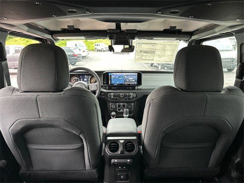 New 2025 Jeep Gladiator Sport image 10