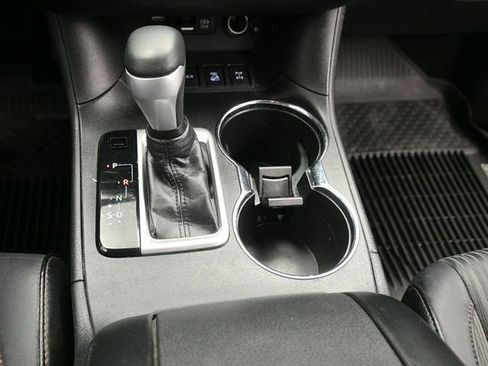 Used 2018 Toyota Highlander LE image 21