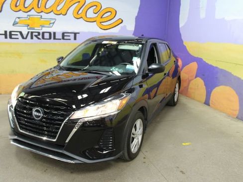 Used 2024 Nissan Kicks S FWD image 4