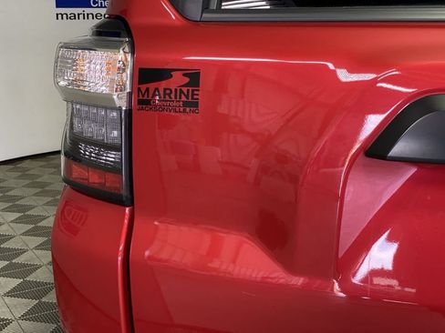Used 2023 Toyota 4Runner TRD Off-Road AWD/4WD image 37