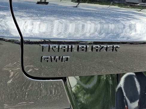 Used 2023 Chevrolet TrailBlazer RS w/ Convenience Package AWD/4WD image 29