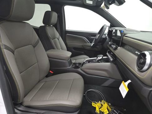 New 2026 Chevrolet Colorado ZR2 w/ Technology Package image 29