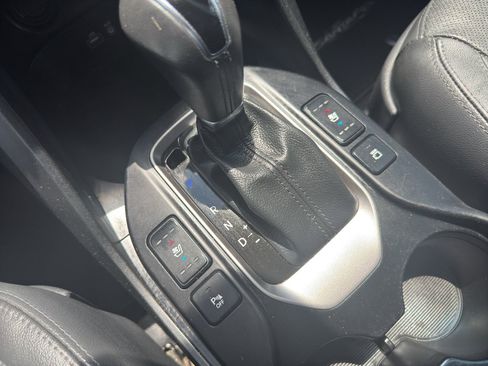Used 2017 Hyundai Santa Fe Limited FWD image 15