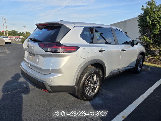 Used 2024 Nissan Rogue S FWD image 11