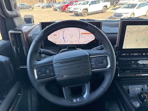 Used 2025 GMC Hummer EV 3X w/ LPO, Illumination Package image 15