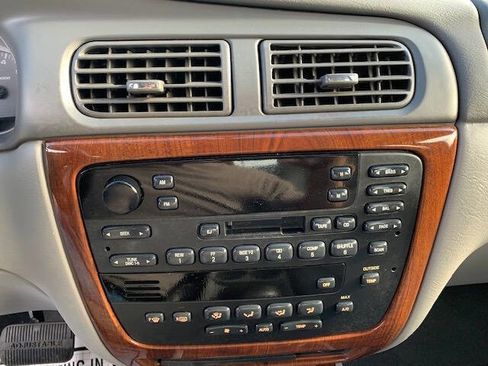 Used 2003 Ford Taurus SEL image 18