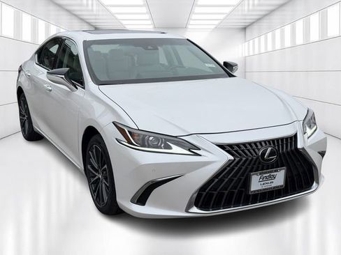 Certified 2023 Lexus ES 250 w/ Premium Package image 3