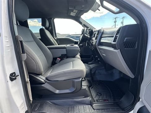 Used 2017 Ford F550 4x4 SuperCab Super Duty w/ XLT Value Package image 45