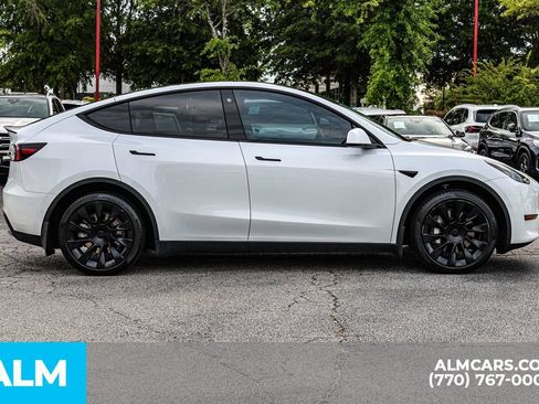Used 2022 Tesla Model Y Long Range AWD/4WD image 9