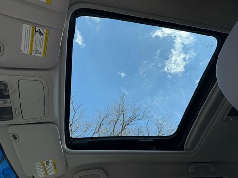 Used 2010 Subaru Forester 2.5X Premium image 10