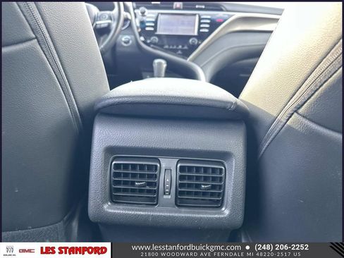 Used 2018 Toyota Camry XSE image 15