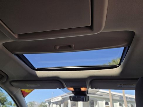 Used 2025 Honda Odyssey Touring image 14