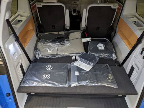 New 2025 Volkswagen ID. Buzz Pro S Plus image 26