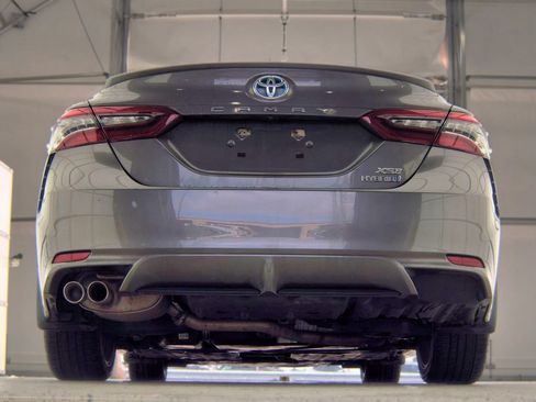 Used 2022 Toyota Camry XSE w/ Cold Weather Package FWD image 8
