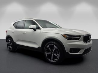 Used 2022 Volvo XC40 T5 Momentum w/ Premium Package AWD/4WD video 1