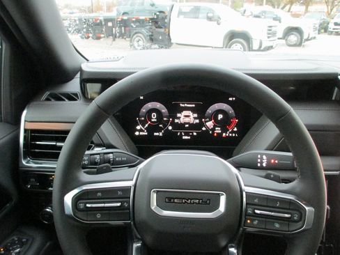 New 2026 GMC Yukon Denali w/ Sun & Power Step Package image 20