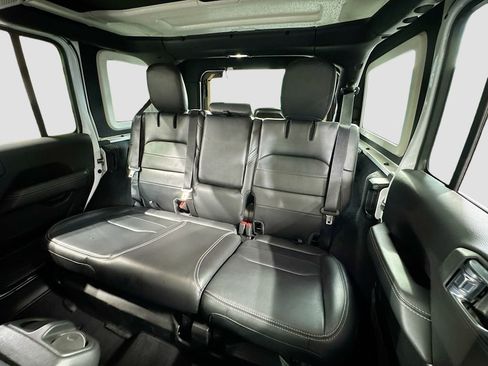 Used 2023 Jeep Wrangler Unlimited Sahara w/ Cold Weather Group image 14