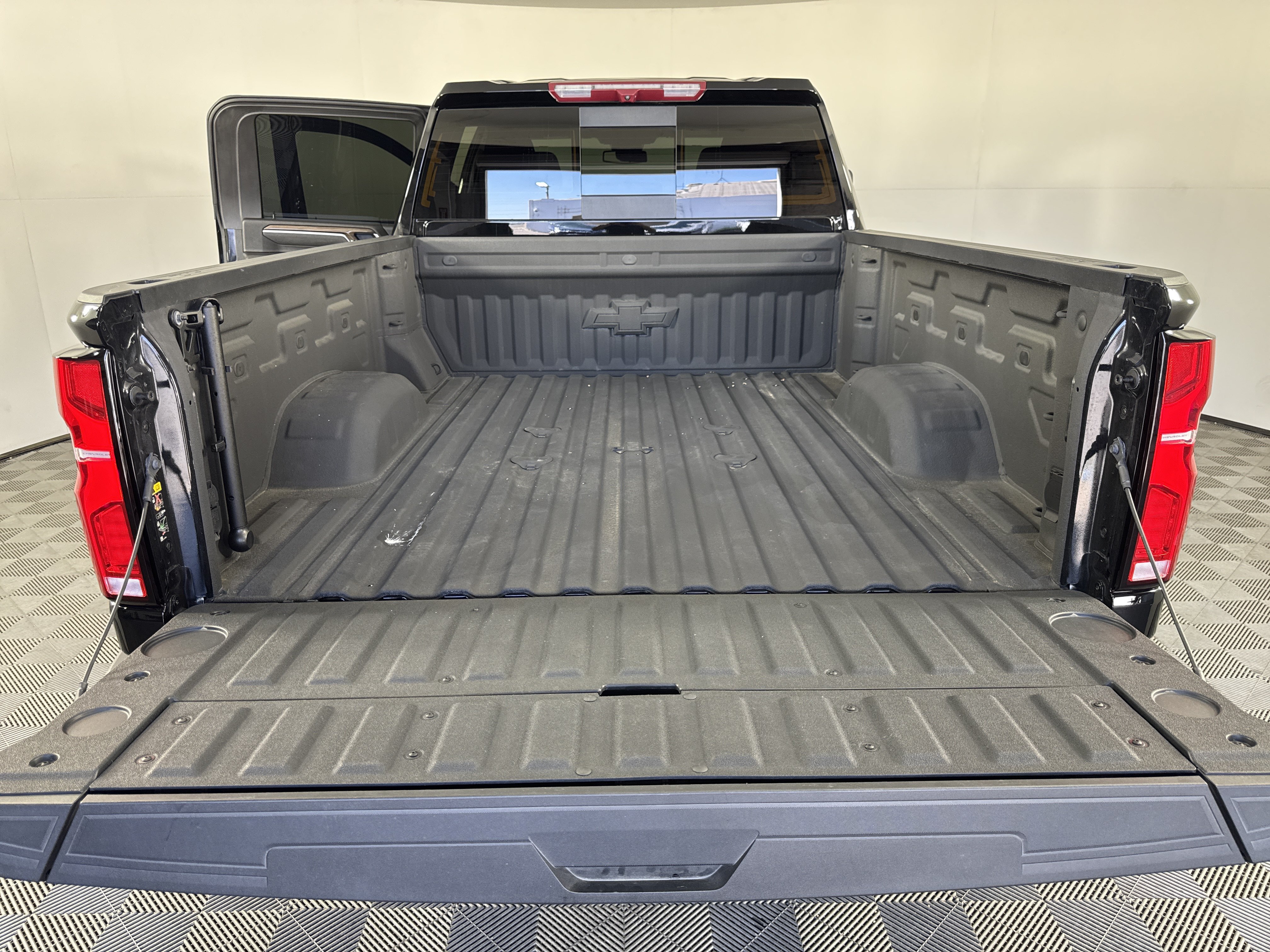 Used 2025 Chevrolet Silverado 2500 LT w/ Trail Boss Package AWD/4WD image 26
