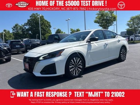 Used 2025 Nissan Altima 2.5 SV FWD image 1