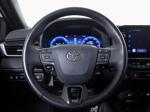 Used 2025 Toyota Camry XSE FWD image 25