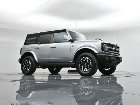 Certified 2021 Ford Bronco Outer Banks image 4