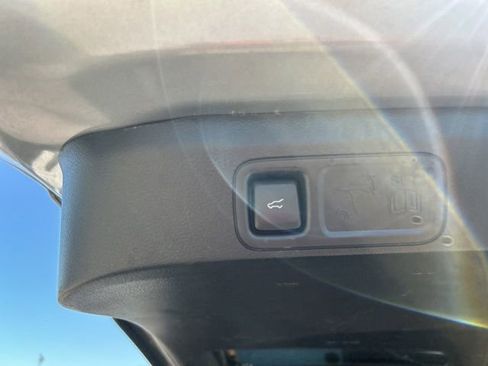 Used 2024 Ford Expedition Limited image 31