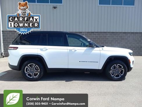 Used 2024 Jeep Grand Cherokee Trailhawk AWD/4WD image 2