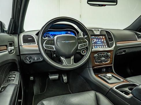 Used 2020 Chrysler 300 C w/ Sun, Sound & Nav Package RWD image 31