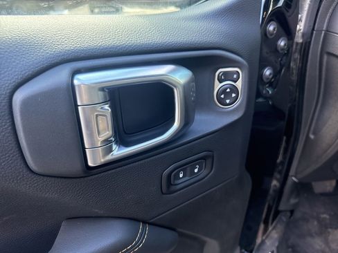 New 2025 Jeep Wrangler Unlimited Sahara AWD/4WD image 13