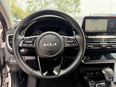 Used 2022 Kia Seltos EX AWD/4WD image 11