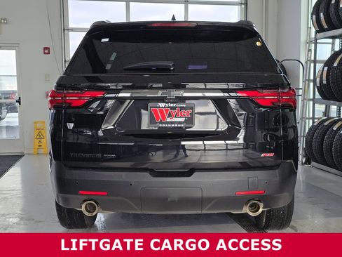 Used 2022 Chevrolet Traverse RS image 21
