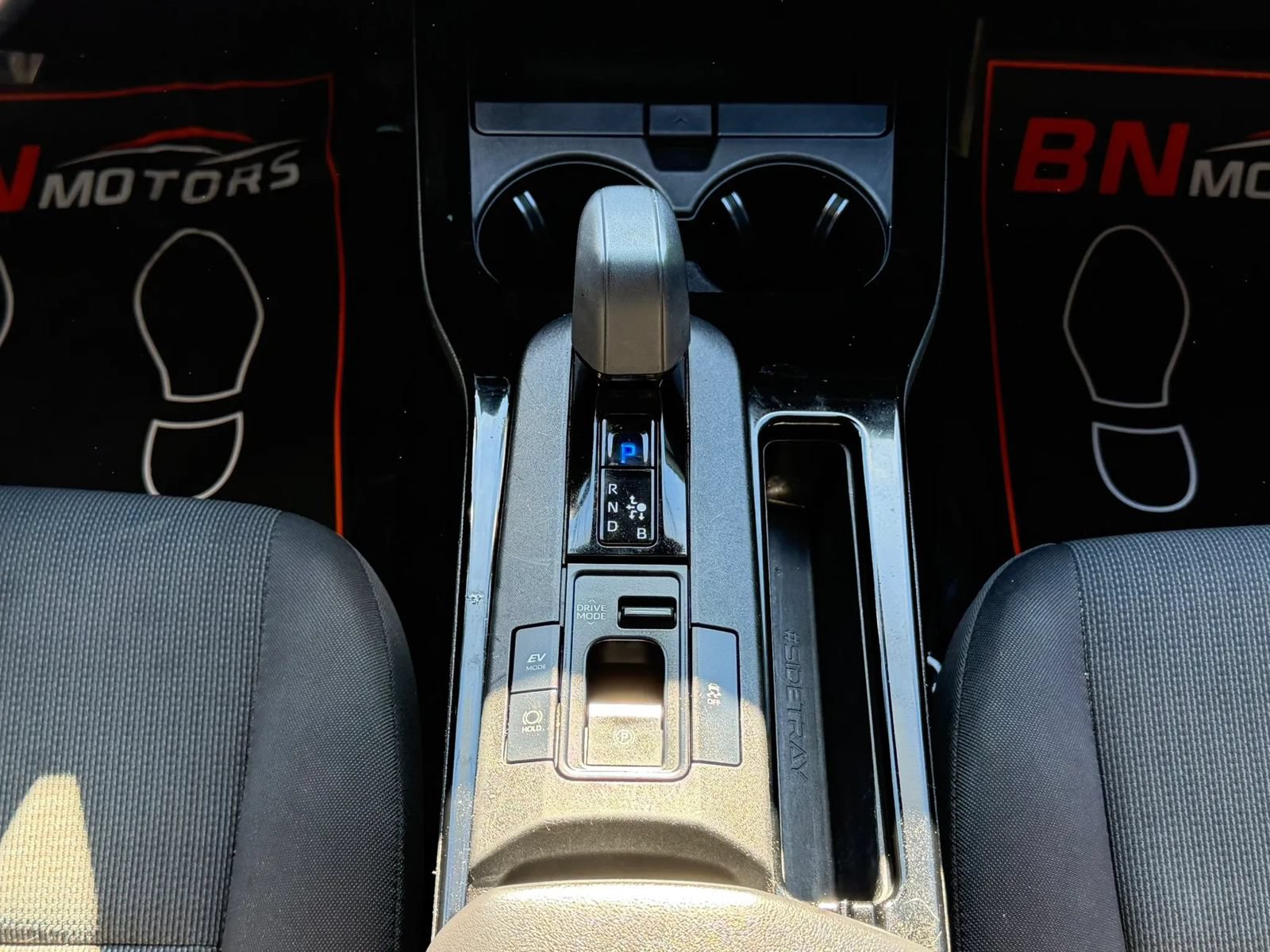 Used 2023 Toyota Prius LE FWD image 25