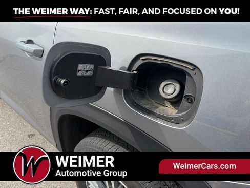 Used 2025 Chevrolet Traverse LT AWD/4WD image 10