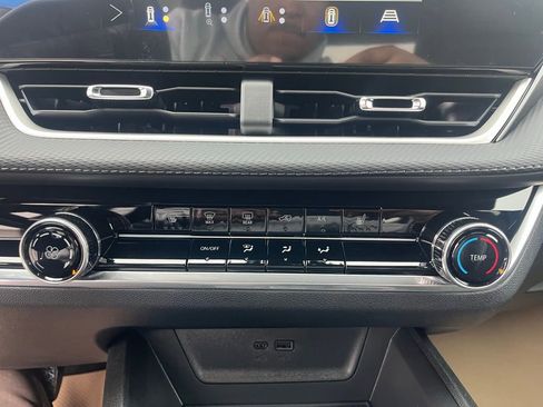 New 2026 Chevrolet Equinox LT image 17