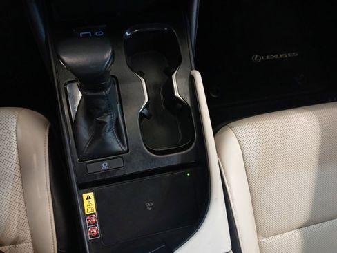 Used 2024 Lexus ES 350 w/ Premium Package FWD image 36