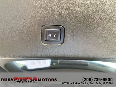 Used 2020 Chevrolet Traverse Premier AWD/4WD image 28