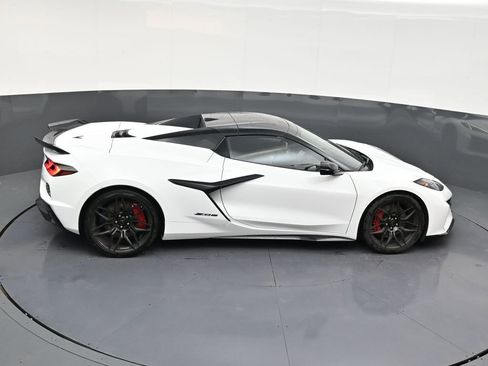 Used 2026 Chevrolet Corvette Z06 RWD image 17